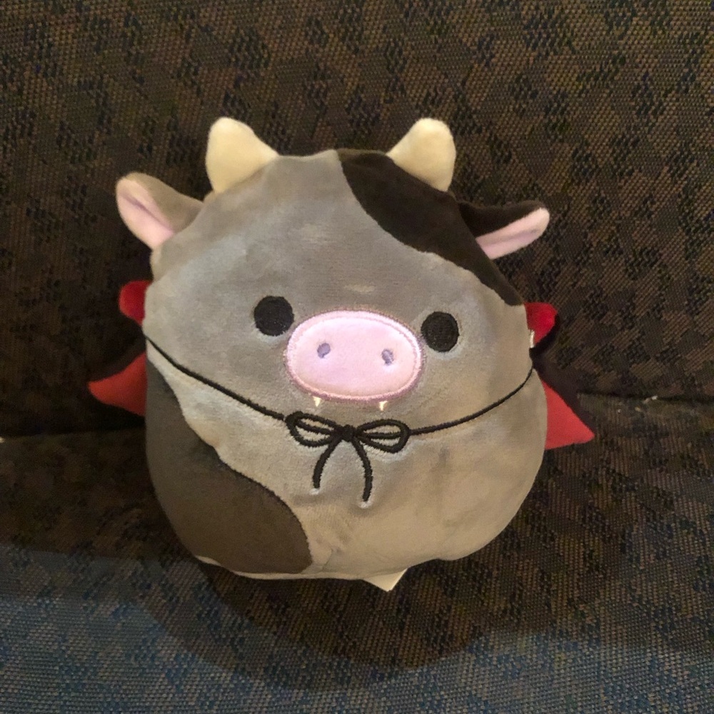 🧛‍♂️ Vampire Cow 5’’ Squishmallow